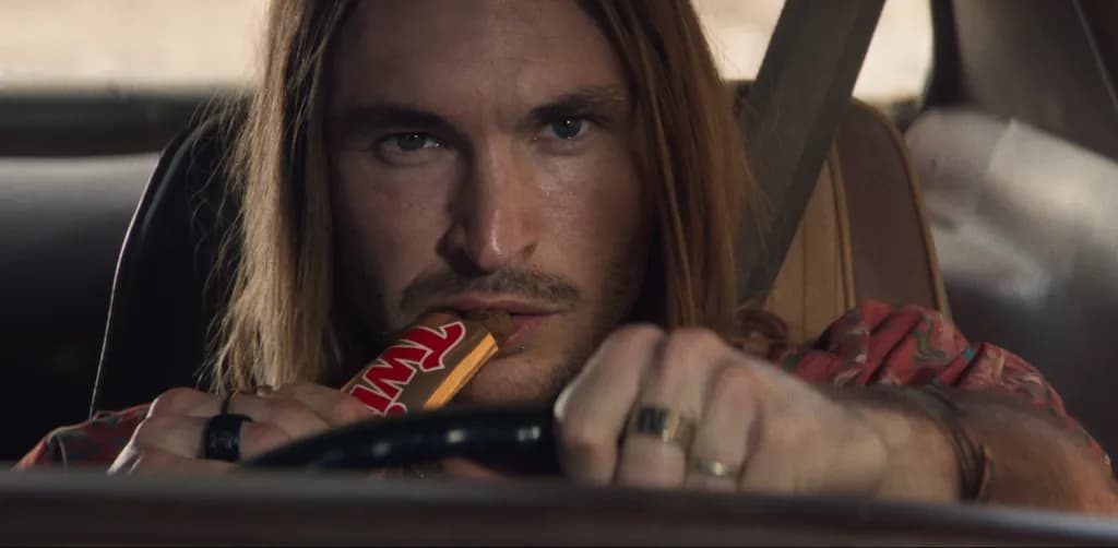 Twix виводить свою двопаличкову платформу у глобальний ляльковий дует